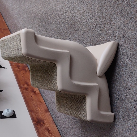 Pet Steps, Carpeted Beige And Tan - Picture 1 of 15